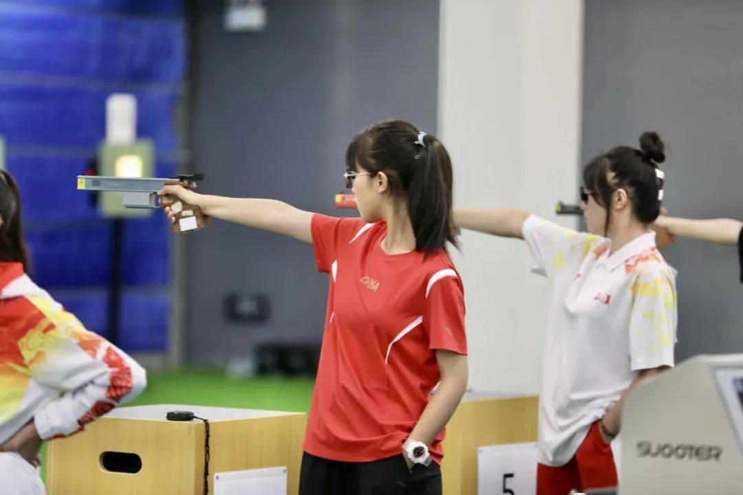 墨西哥代表团在射击比赛中夺取铜牌