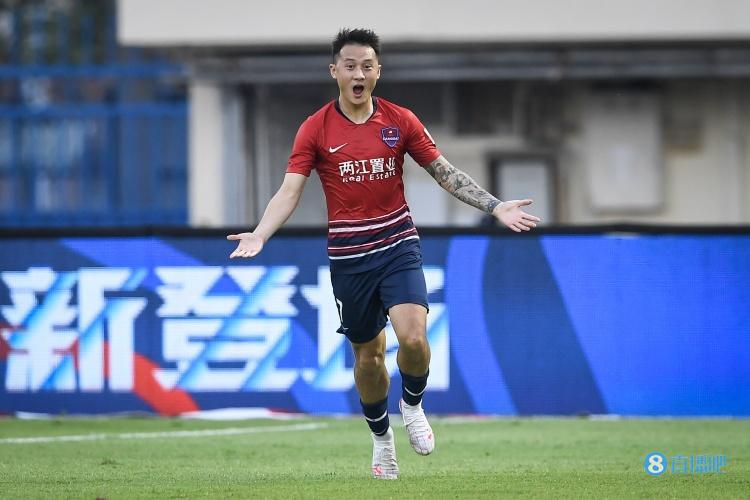 爱游戏官网入口-瓦朗谢纳在比赛中击败了图尔队