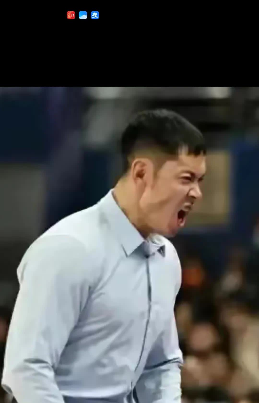 -冠军教练将胜利归功于球员的拼搏与努力的简单介绍