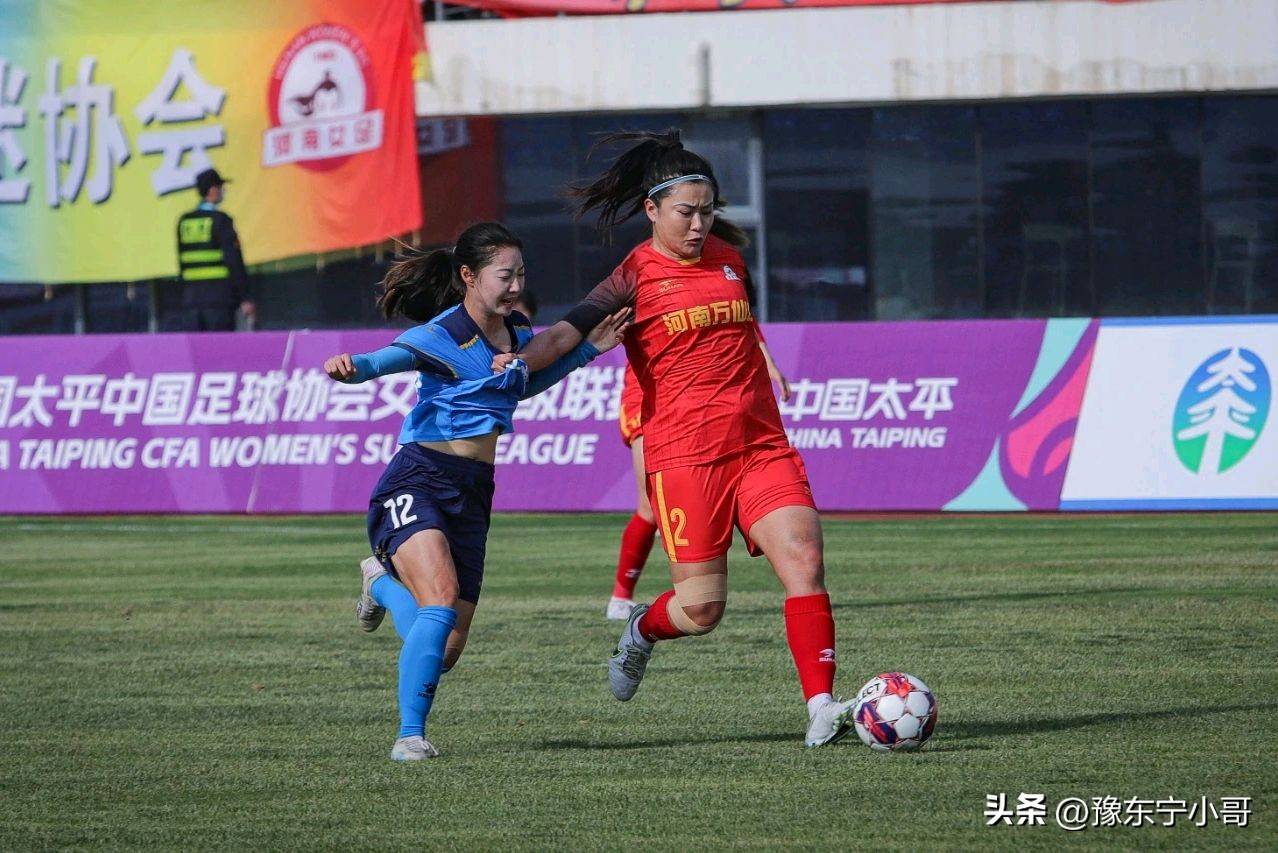 男女足比赛共襄盛举，观众热情高涨的简单介绍